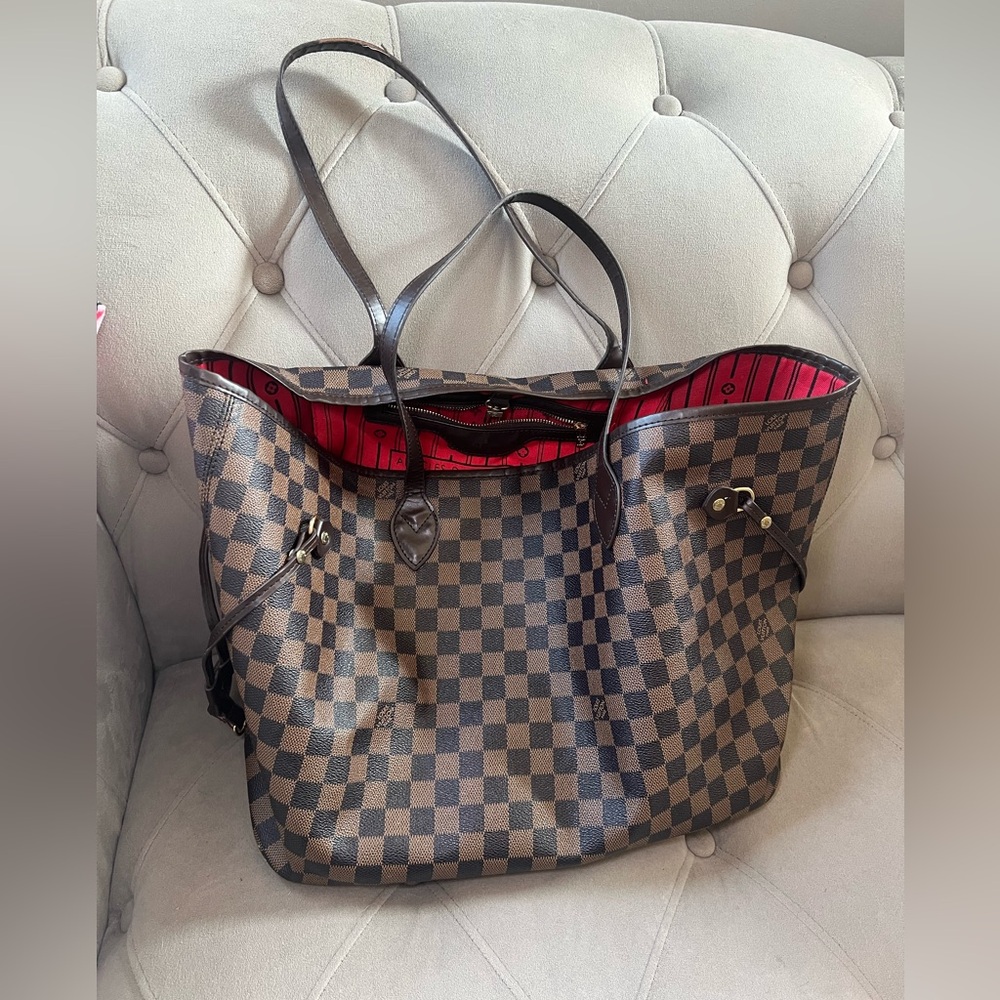 Louis Vuitton Purse with Wristlet❤️‍🔥